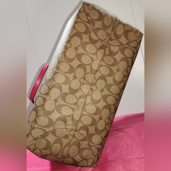 Coach Signature City Tote - Picture 6 of 6